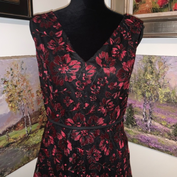 TAYLOR dress size 8 - Picture 2 of 5